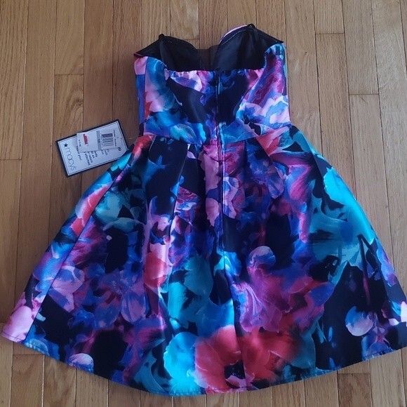 NWT B. Darlin Strapless Floral Dress Size 1/2 - Picture 4 of 6